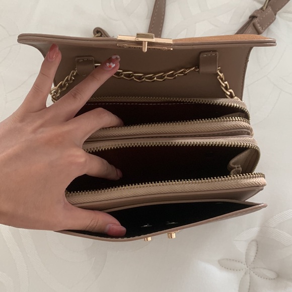 [SOLD] Crossbody Purse - Picture 5 of 6